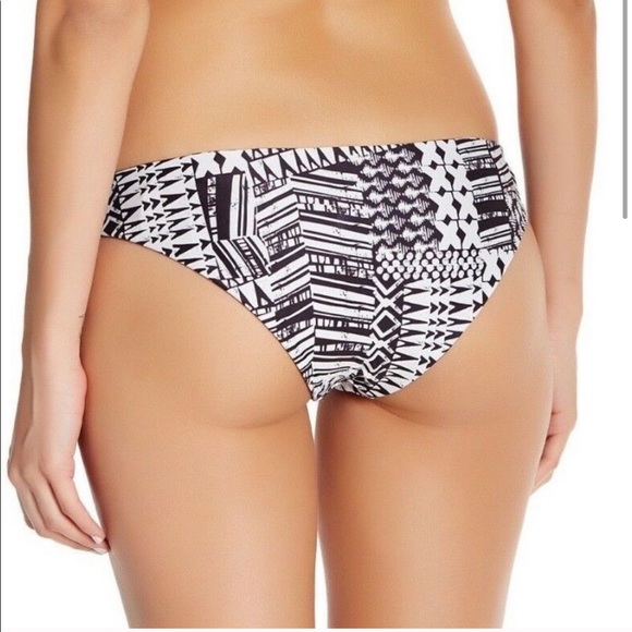 L*Space  Barracuda Reversible Bikini Bottom - Picture 9 of 11